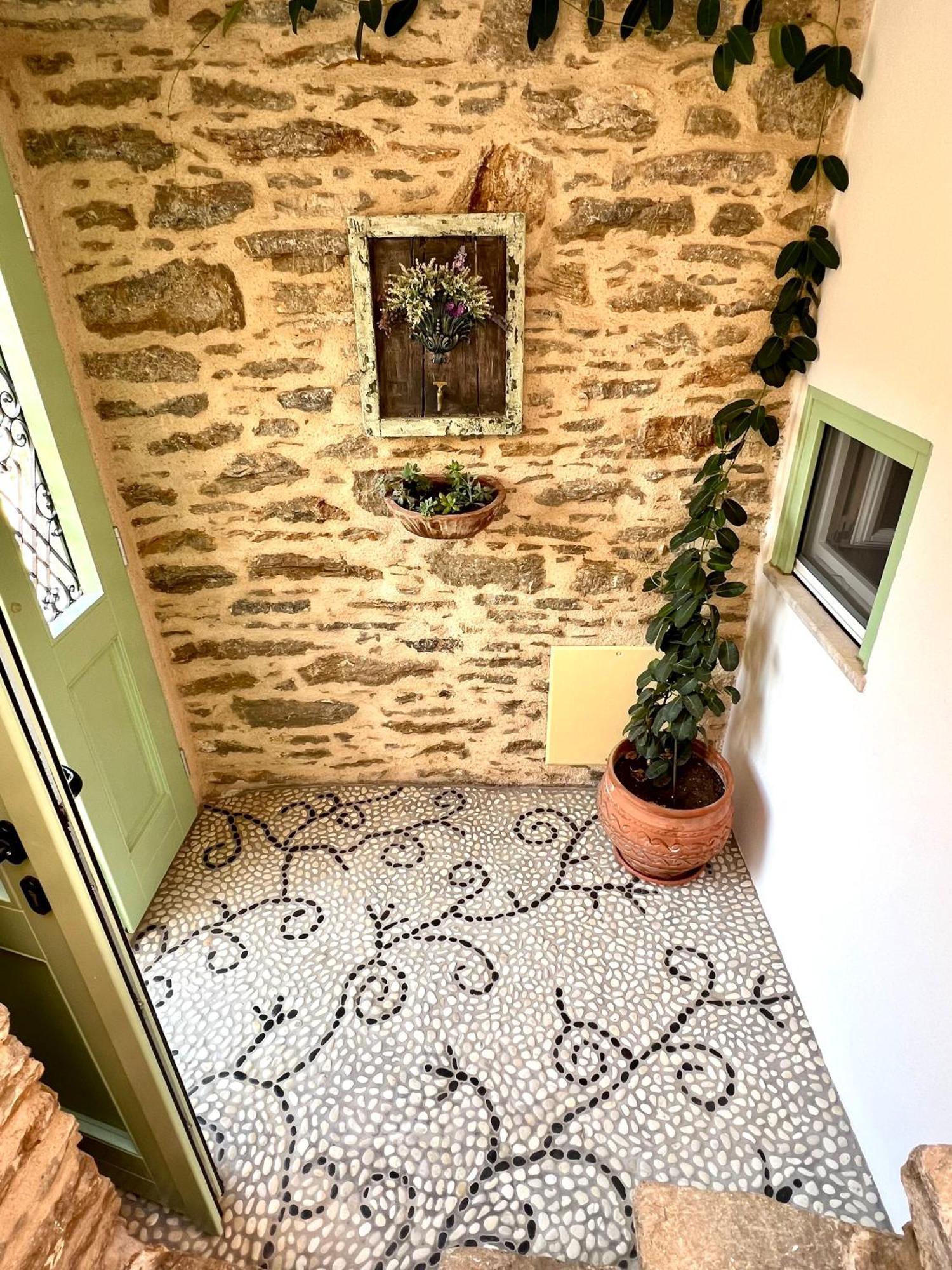 Katrani Studios Sými Luaran gambar